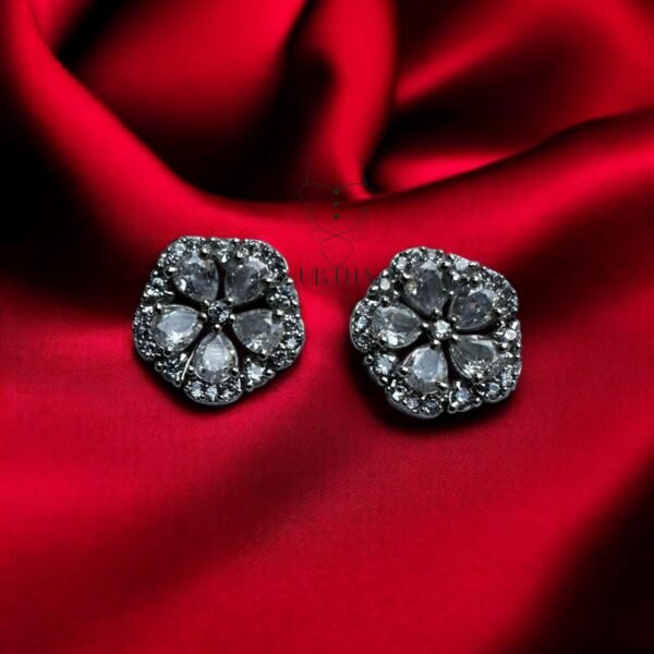 Uktha Jewellery